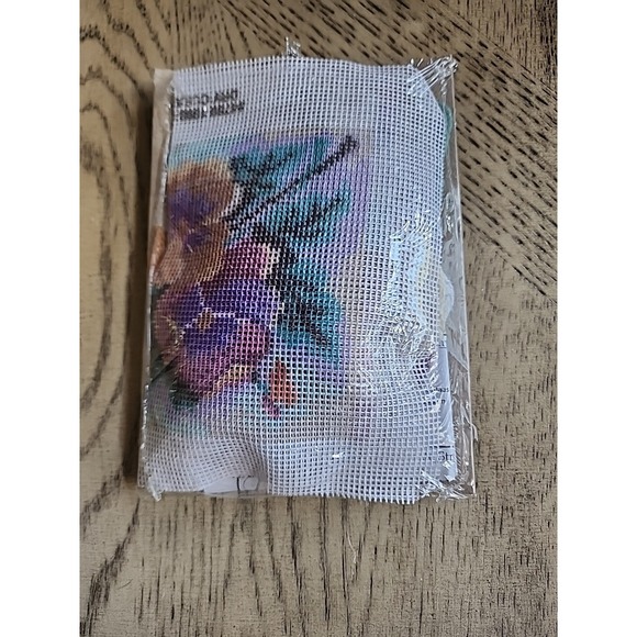 Needlepoint Bucilla Needlepoint Kit Perfect Pansies #4769 Flowers Purples New - Picture 4 of 8